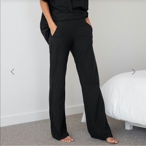 Black Lunya High Rise Pants in Size Large